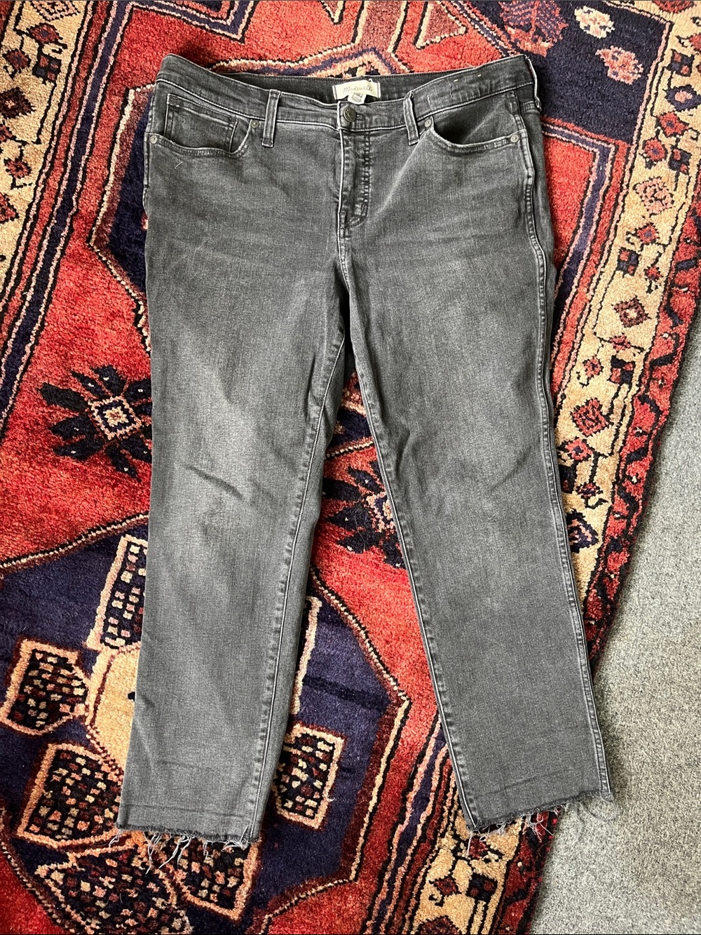Madewell mid-rise stovepipe black jeans